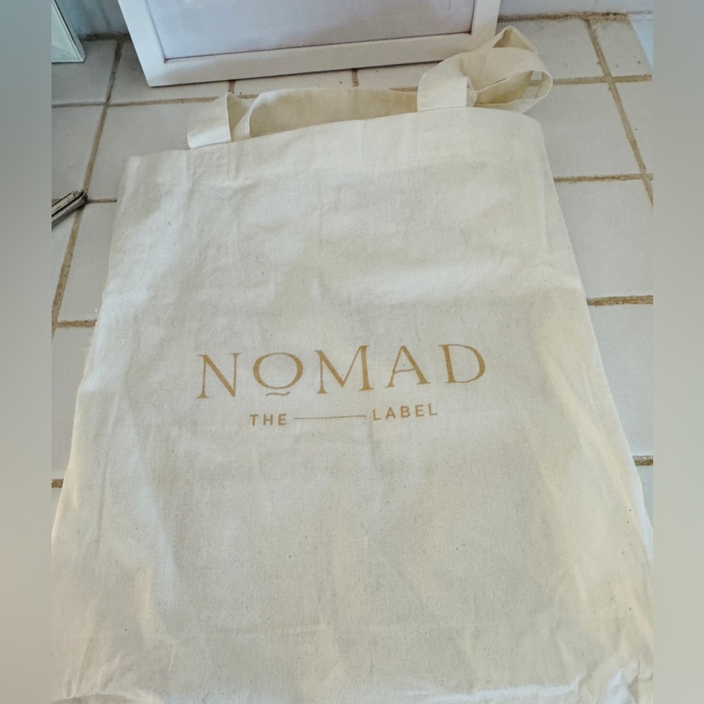 NWT. Nomad The Label Linen Pants in Flax. Size 2 - Picture 9 of 9